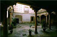 Patio de la parte antigua de la Ciudad