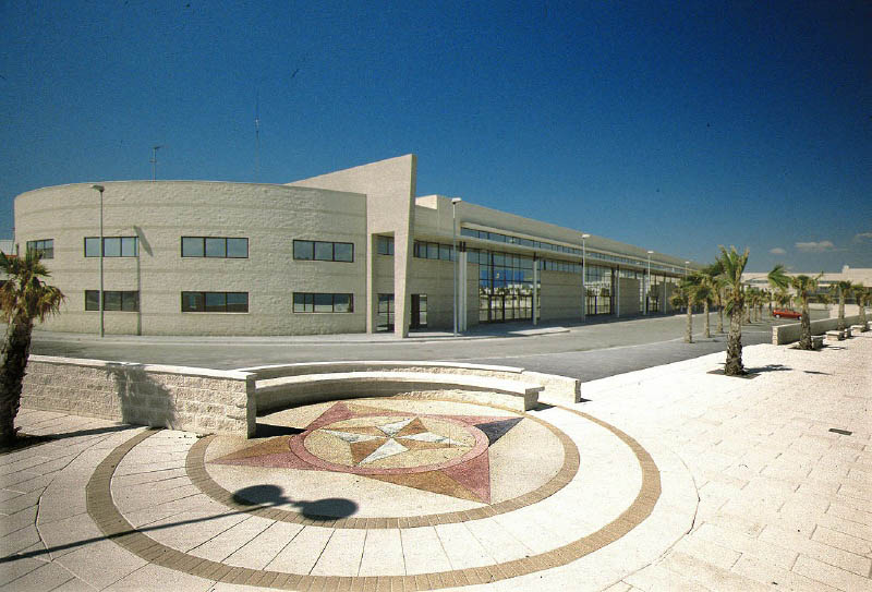8l